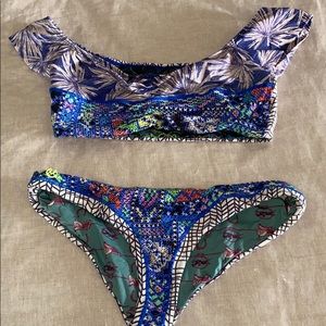 Off the shoulder bikini